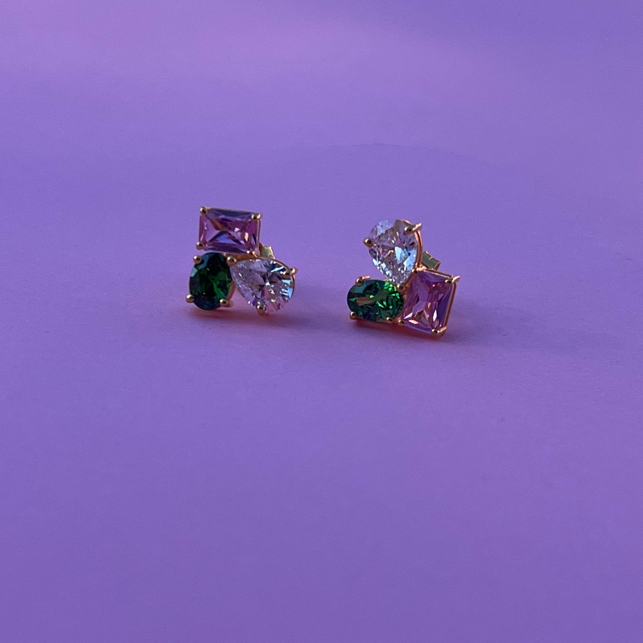 Earminder studs